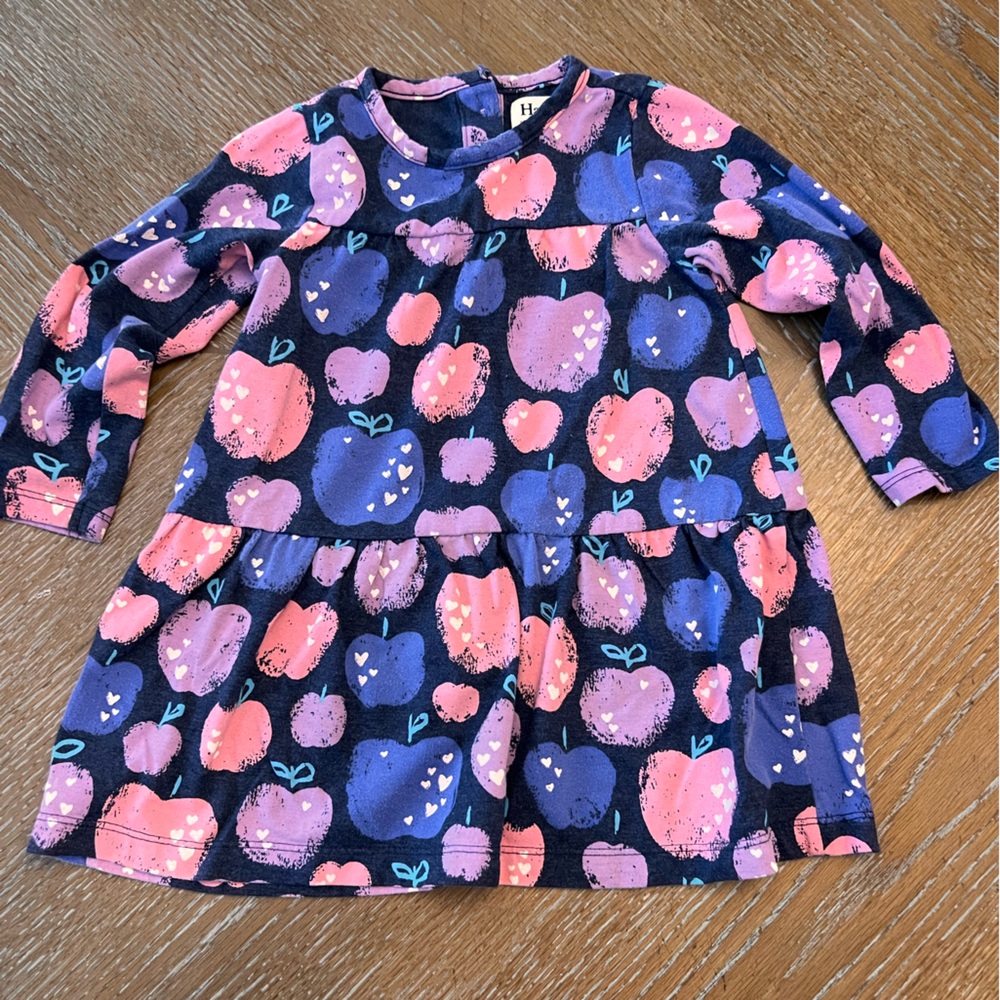 Girls apple dress 🍎🍏